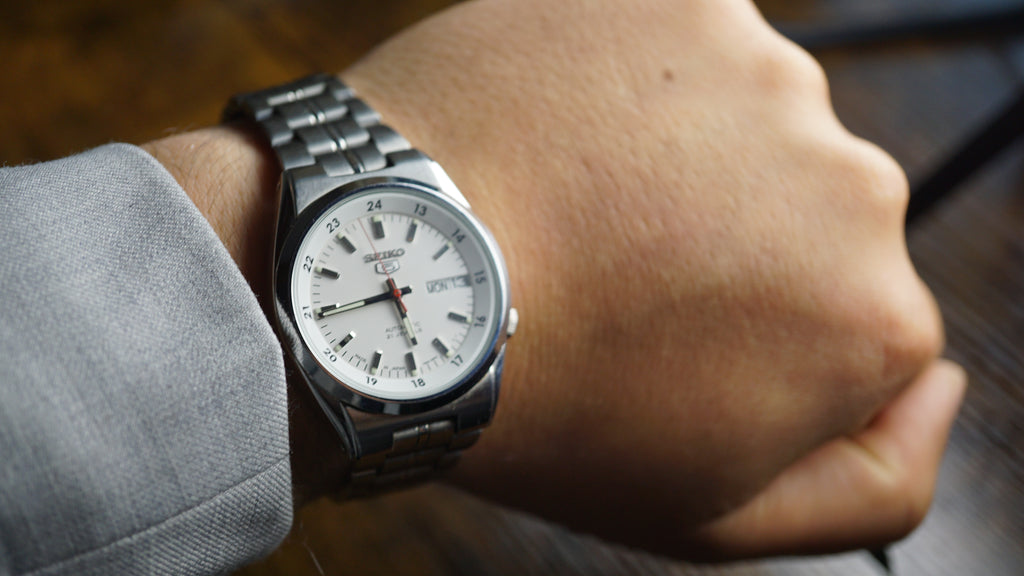 Seiko 5 SNK559J1 – Relógio Automático Masculino Fama Elegance