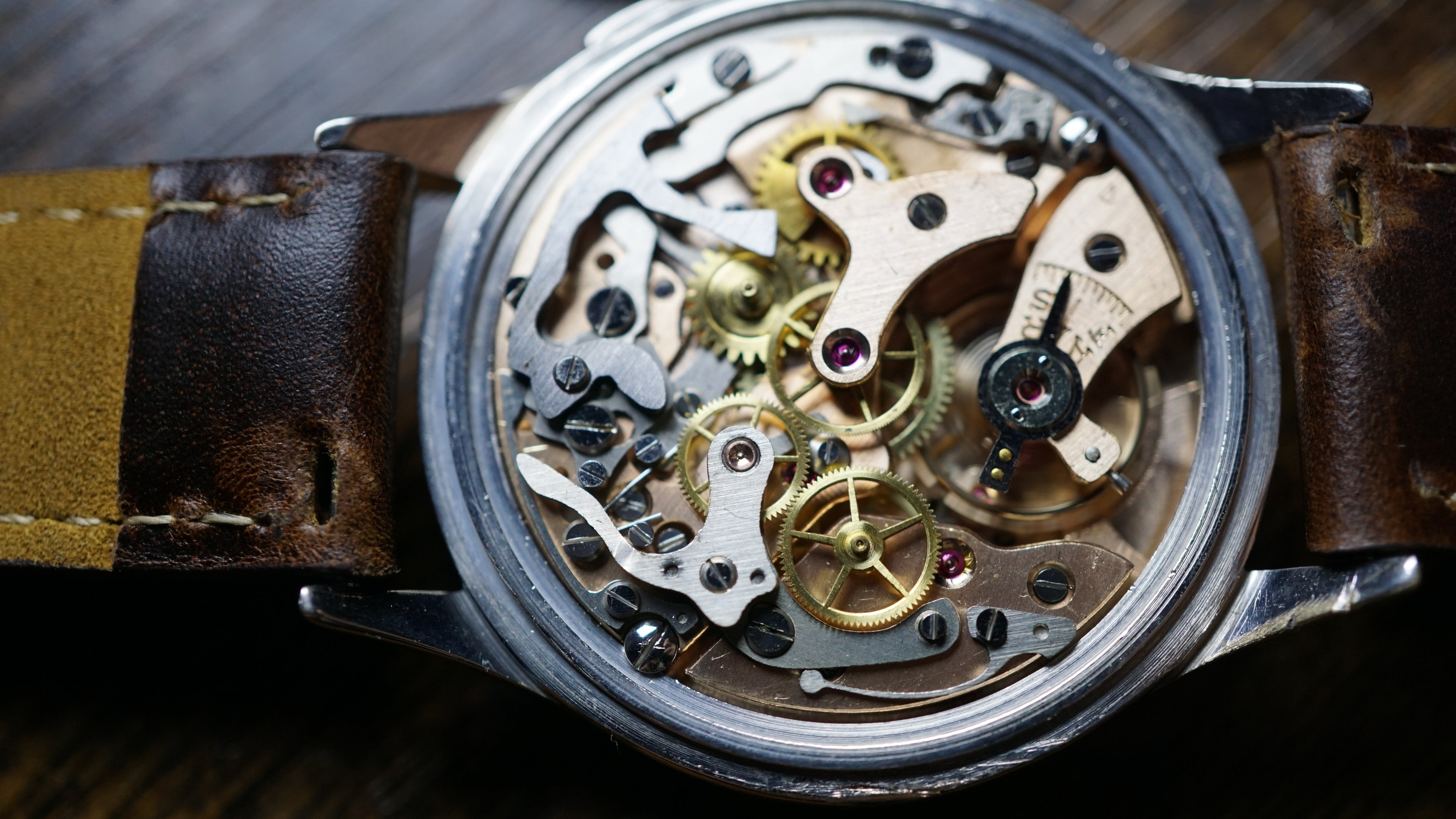 Monsegur Chronograph gent's 1960s – Rare White Waffle Dial – Swiss Vintage Fama Elegance