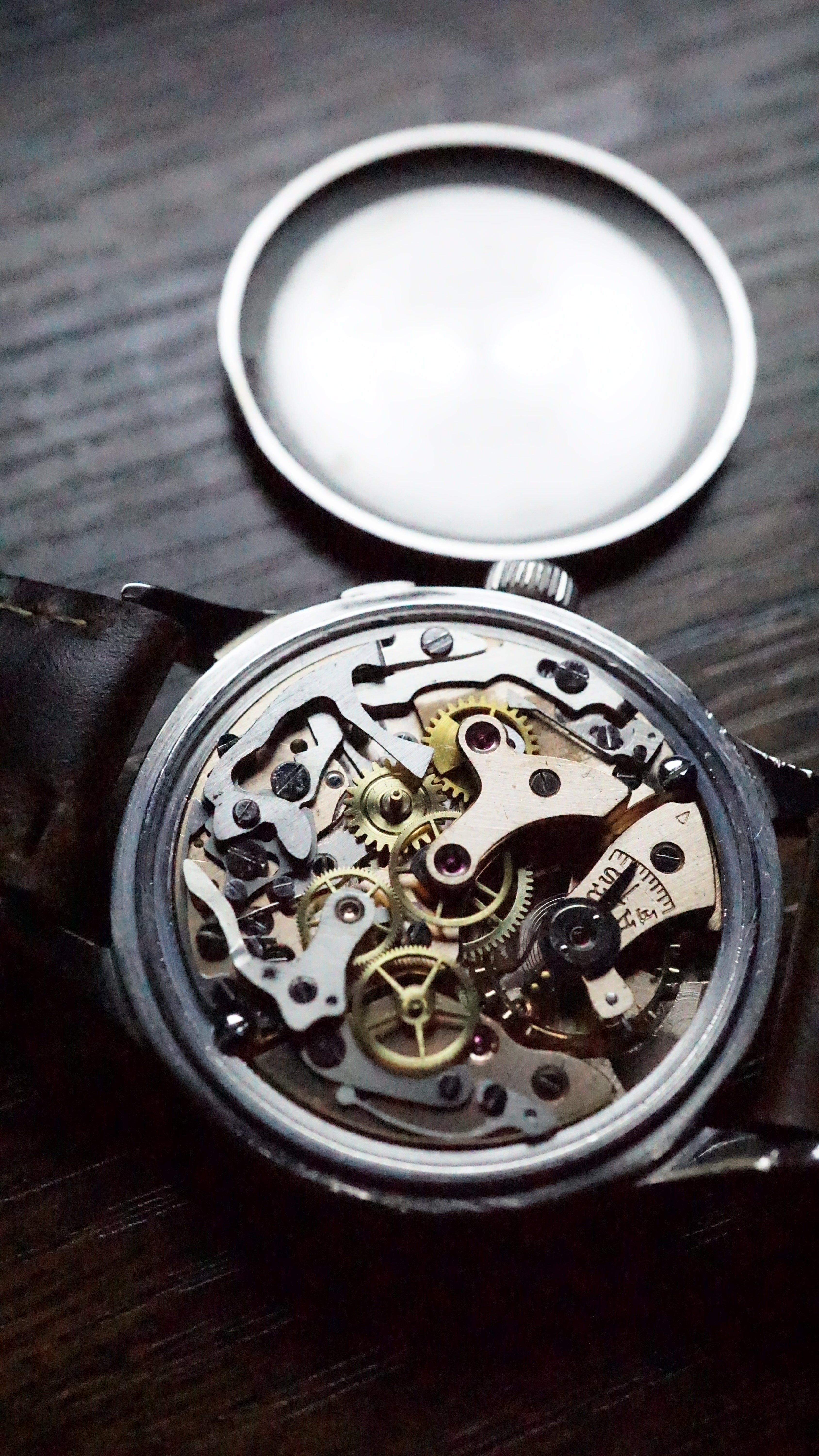 Monsegur Chronograph gent's 1960s – Rare White Waffle Dial – Swiss Vintage Fama Elegance