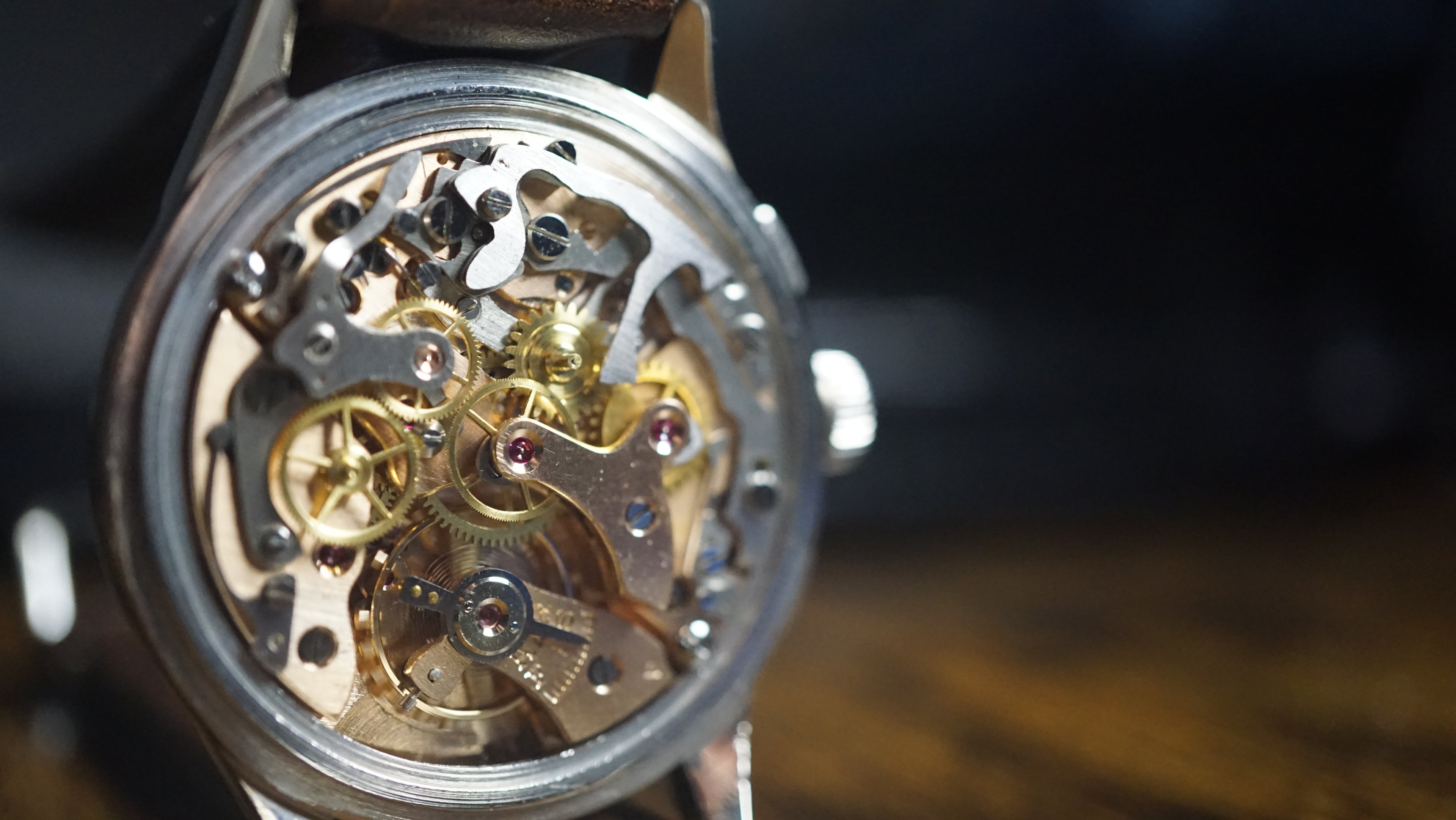 Monsegur Chronograph gent's 1960s – Rare White Waffle Dial – Swiss Vintage Fama Elegance