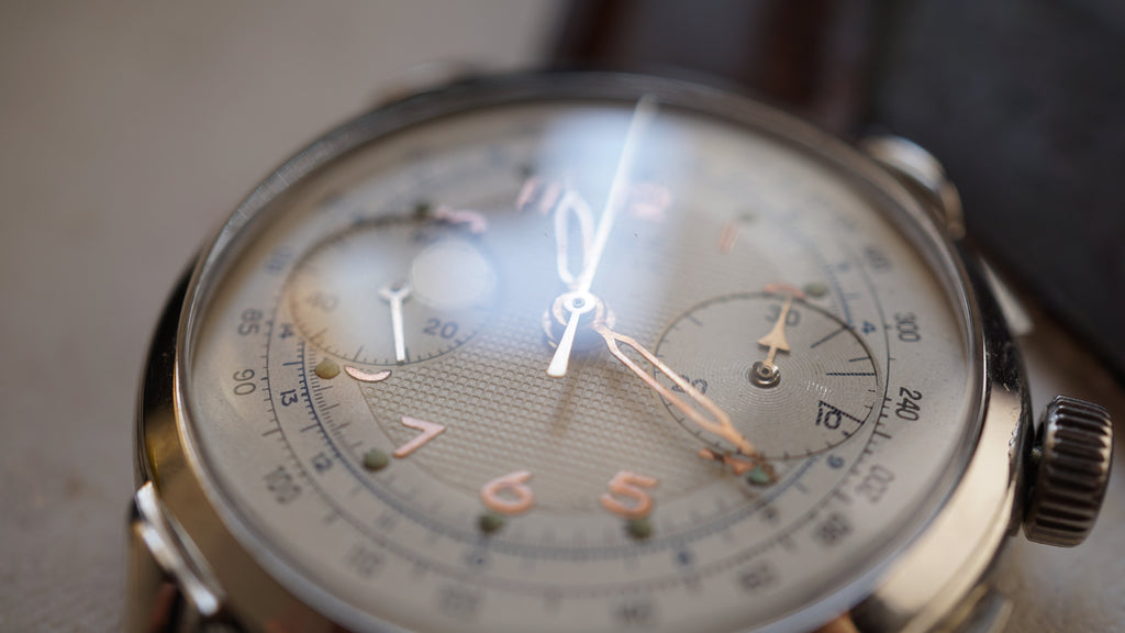 Monsegur Chronograph gent's 1960s – Rare White Waffle Dial – Swiss Vintage Fama Elegance