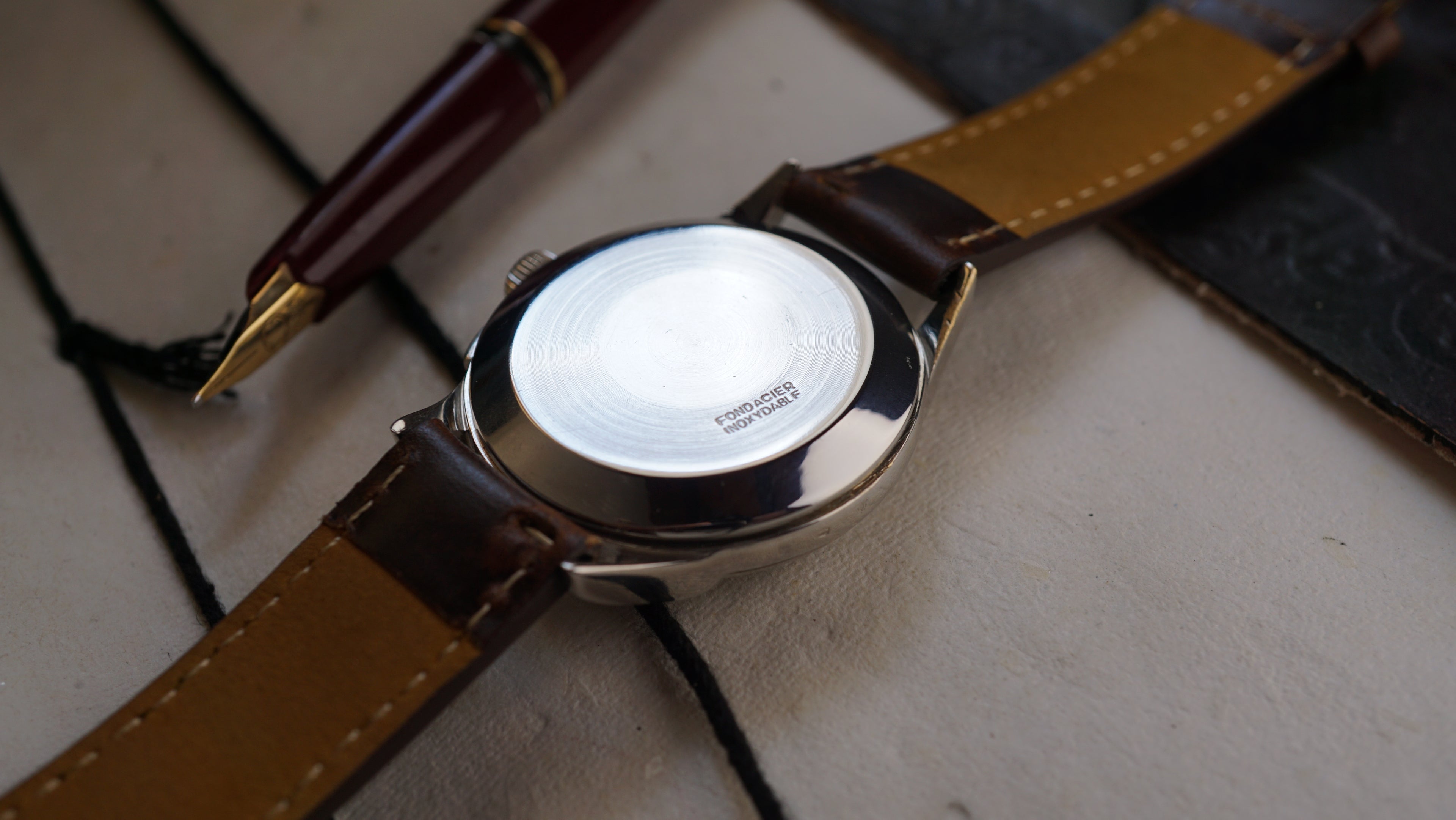 Monsegur Chronograph gent's 1960s – Rare White Waffle Dial – Swiss Vintage Fama Elegance