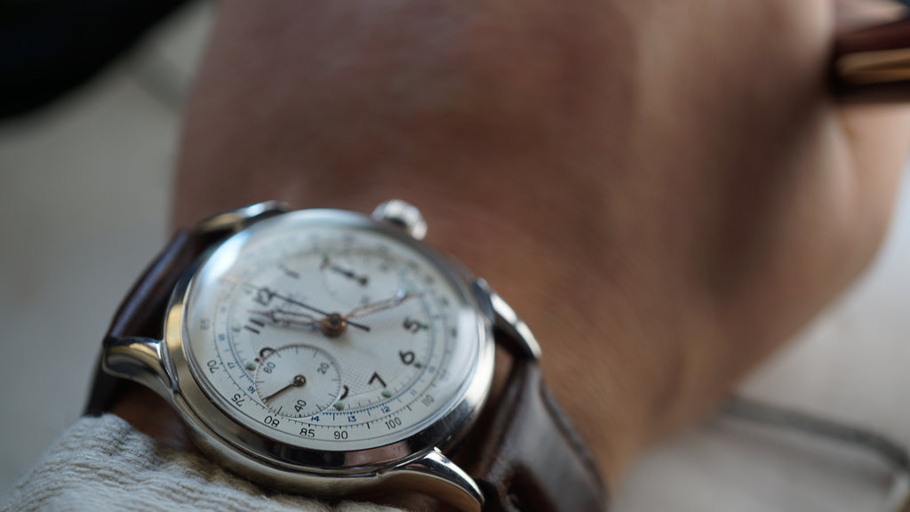 Monsegur Chronograph gent's 1960s – Rare White Waffle Dial – Swiss Vintage Fama Elegance
