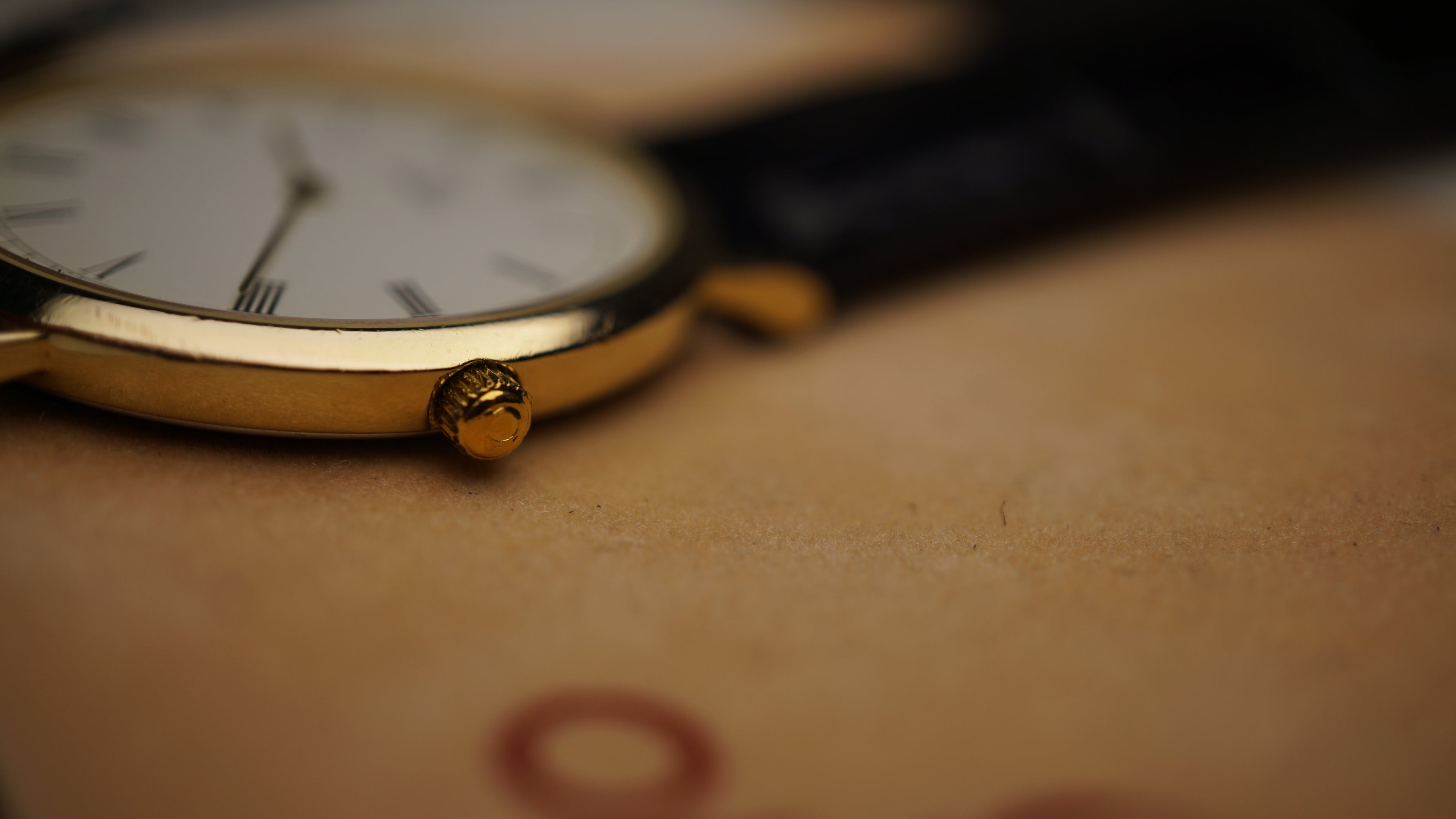 Omega De Ville Quartz Date – Full Set with Rare Original  roman numeral dial Fama Elegance
