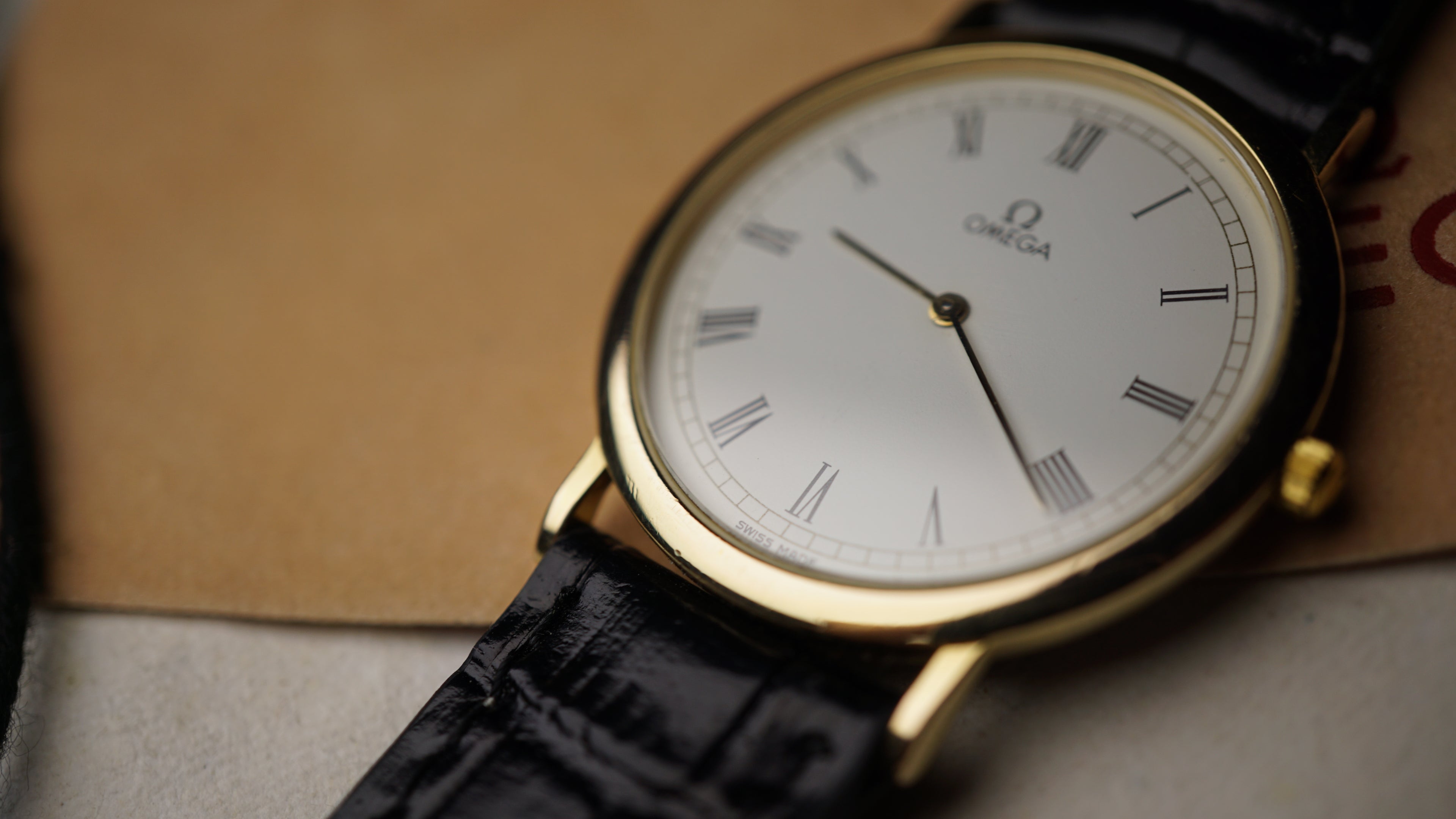 Omega De Ville Quartz Date – Full Set with Rare Original  roman numeral dial Fama Elegance