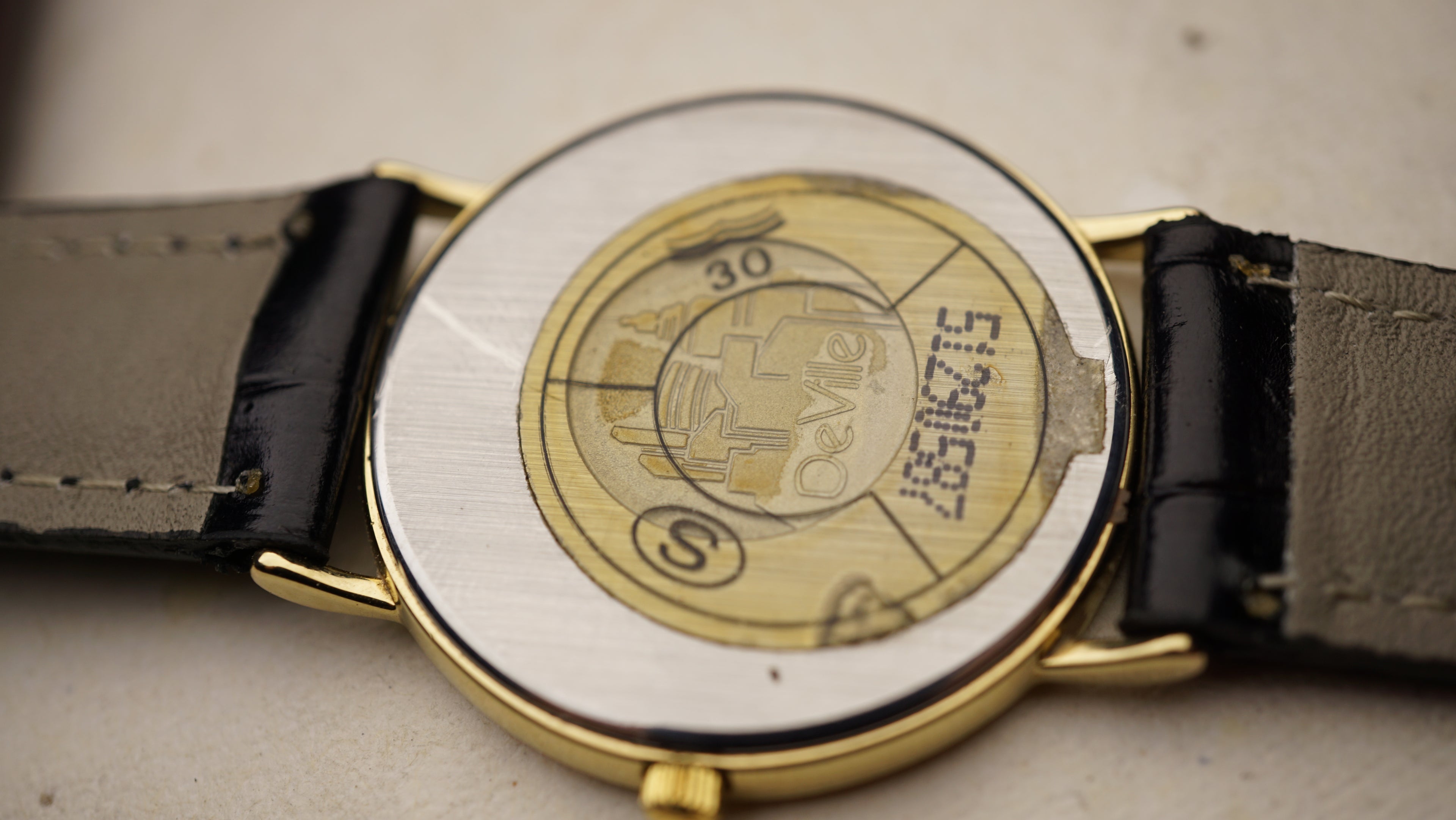 Omega De Ville Quartz Date – Full Set with Rare Original  roman numeral dial Fama Elegance