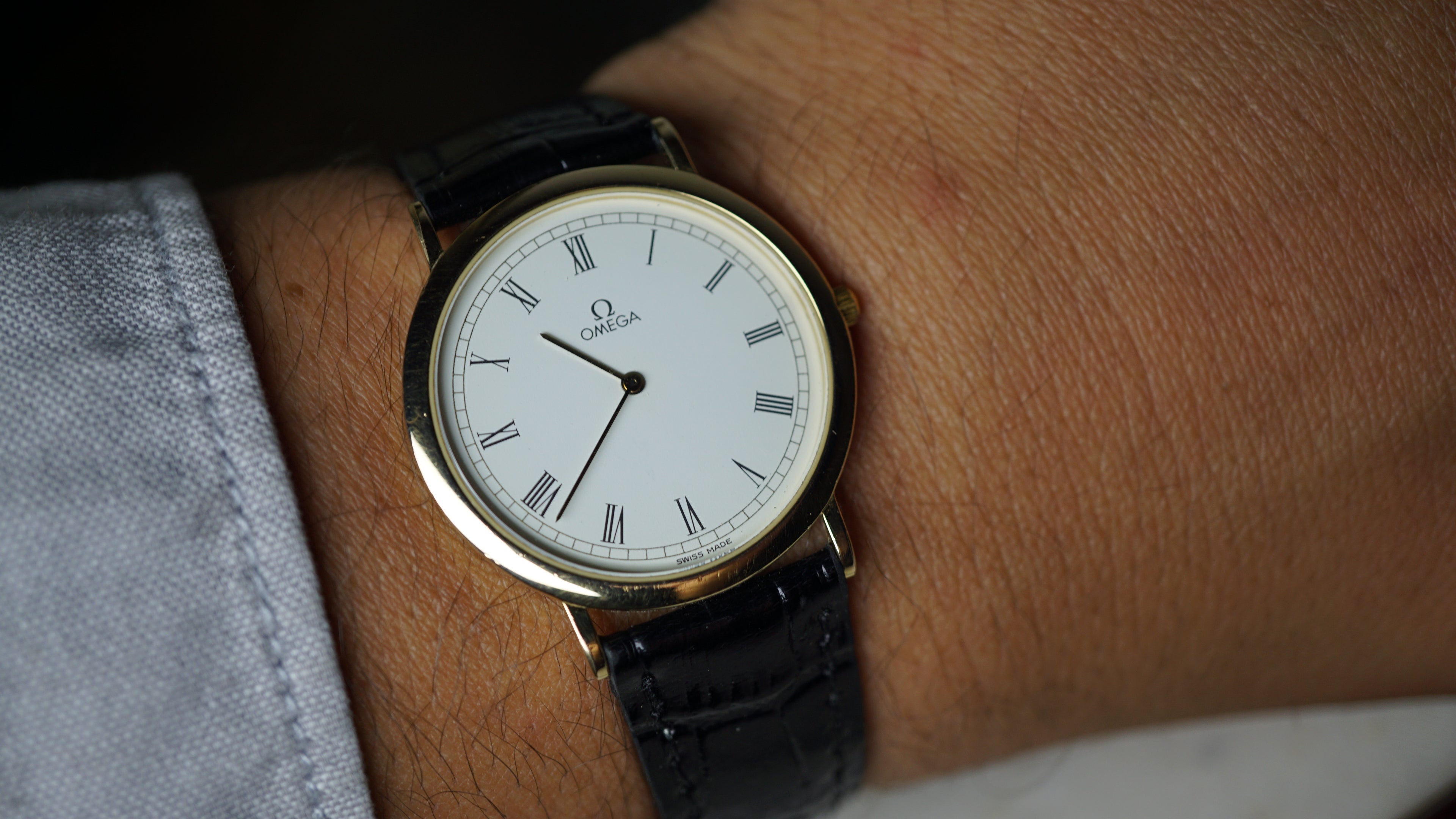 Omega De Ville Quartz Date – Full Set with Rare Original  roman numeral dial Fama Elegance