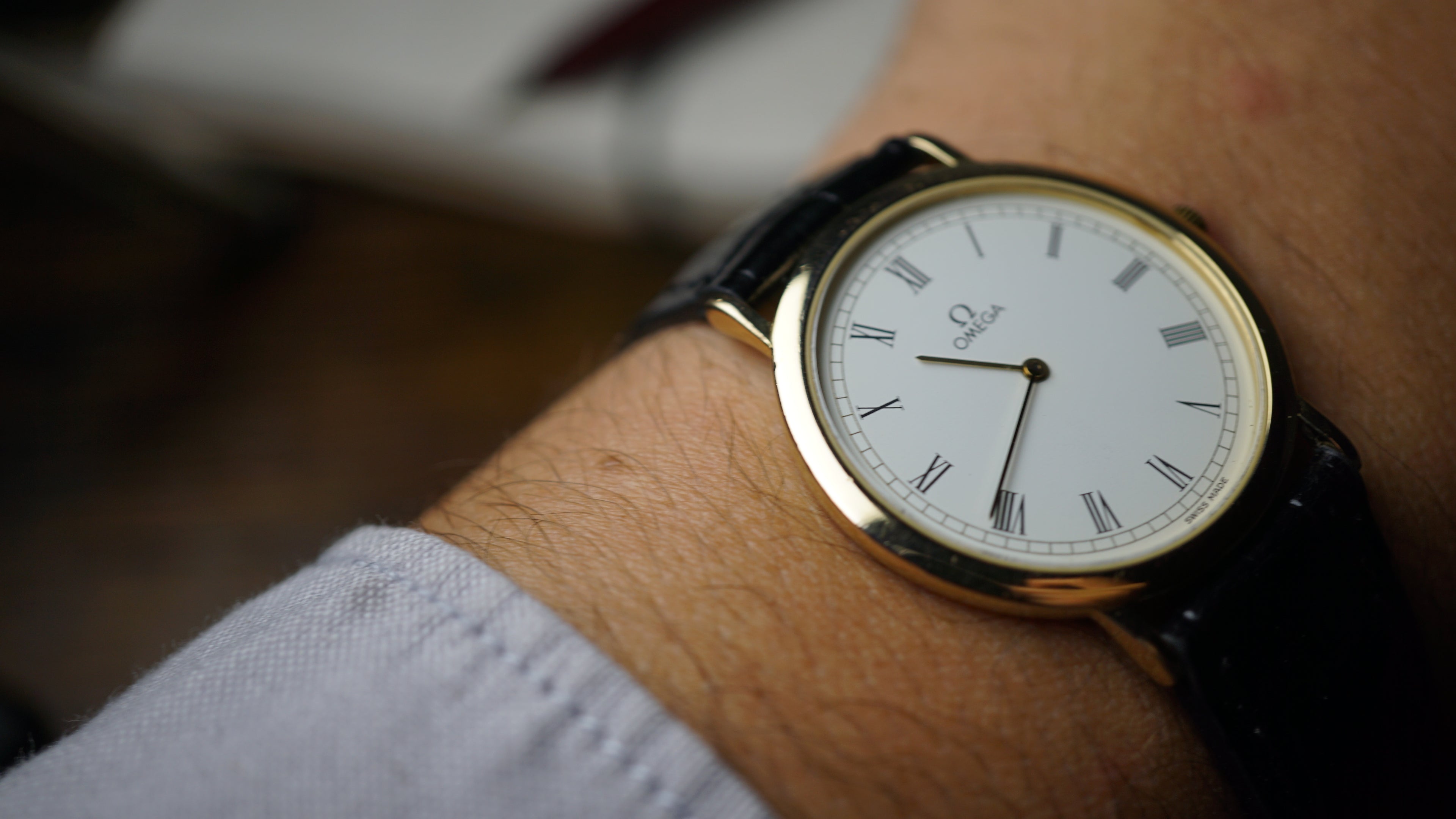 Omega De Ville Quartz Date – Full Set with Rare Original  roman numeral dial Fama Elegance