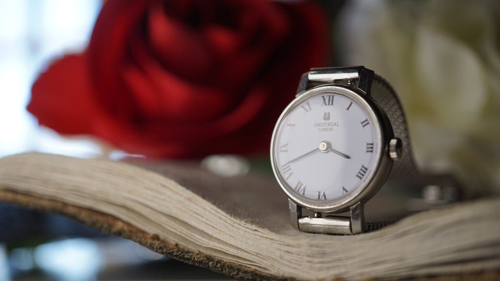 Universal Genève Ladies Vintage Watch 1960s Swiss Fama Elegance