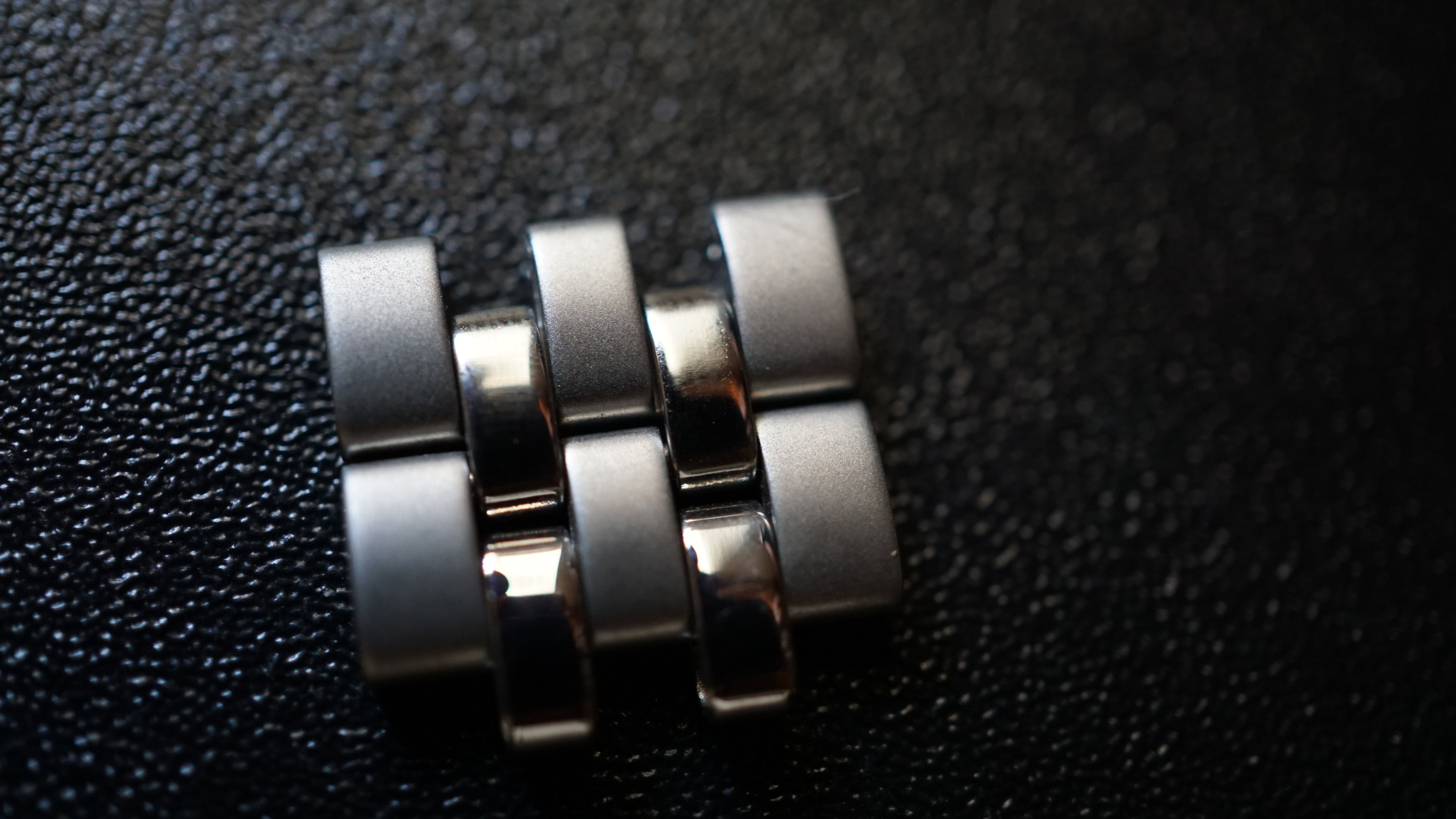 Tissot PR 100 Ref. P353/453 – Swiss Made Stainless Steel Watch Fama Elegance