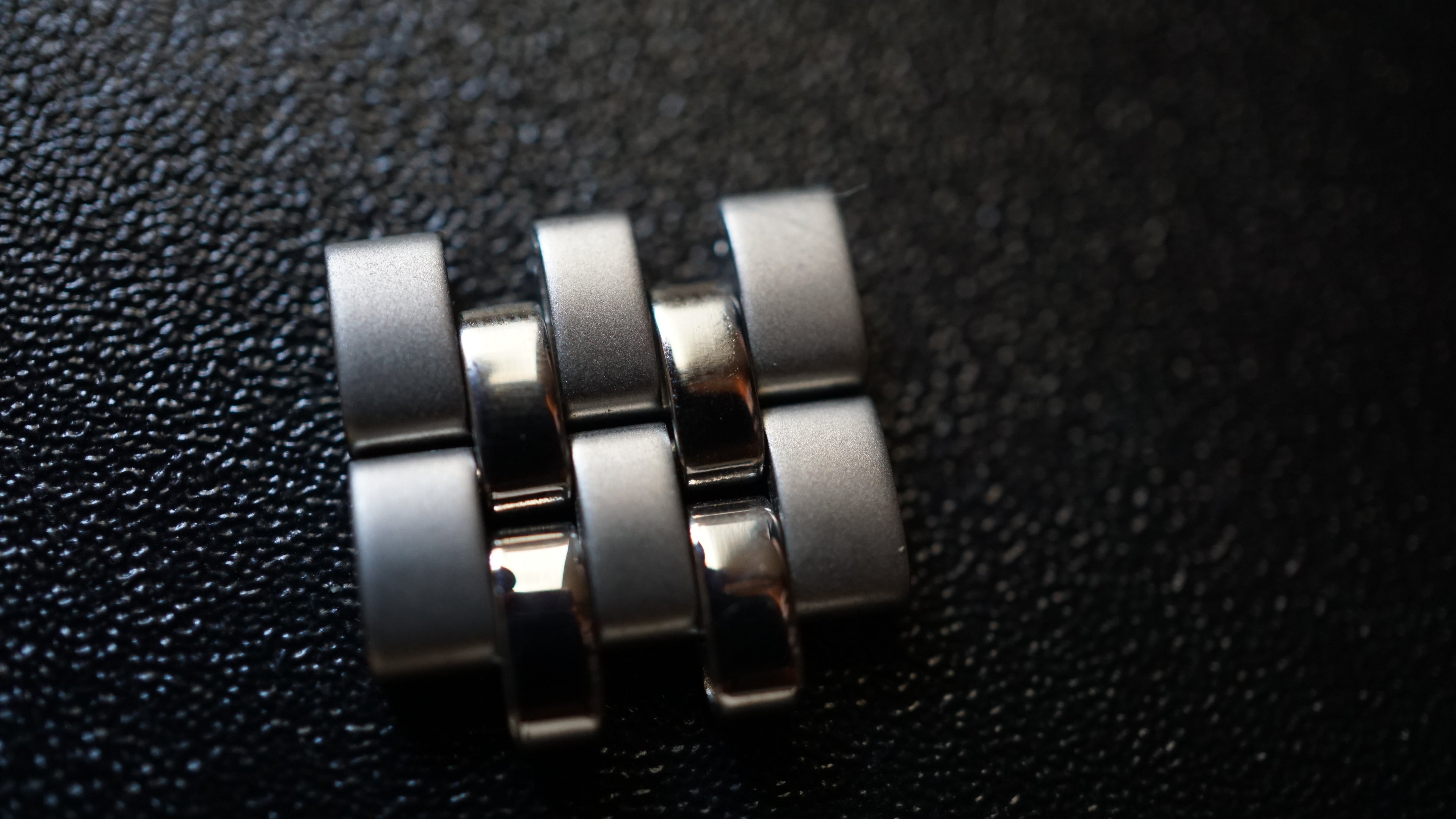 Tissot PR 100 Ref. P353/453 – Swiss Made Stainless Steel Watch Fama Elegance