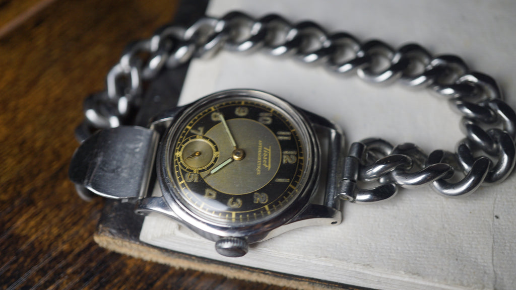 issot Antimagnetique "Bullseye" – Ref. 242 – Calibre 205 – Circa 1940s Fama Elegance