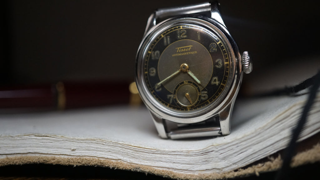 issot Antimagnetique "Bullseye" – Ref. 242 – Calibre 205 – Circa 1940s Fama Elegance