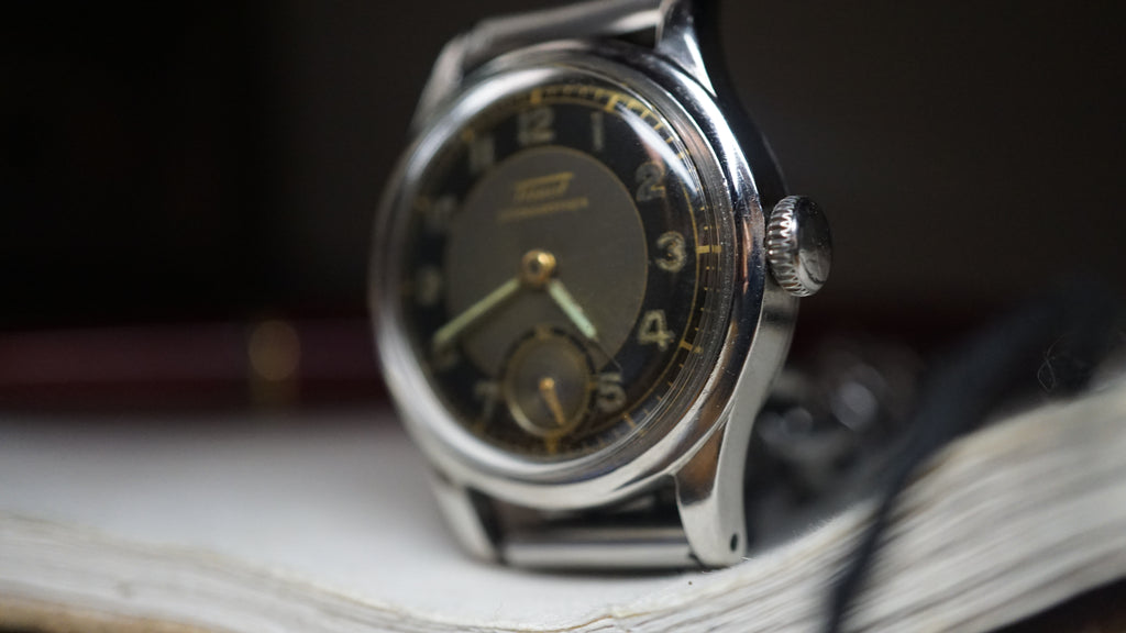 issot Antimagnetique "Bullseye" – Ref. 242 – Calibre 205 – Circa 1940s Fama Elegance