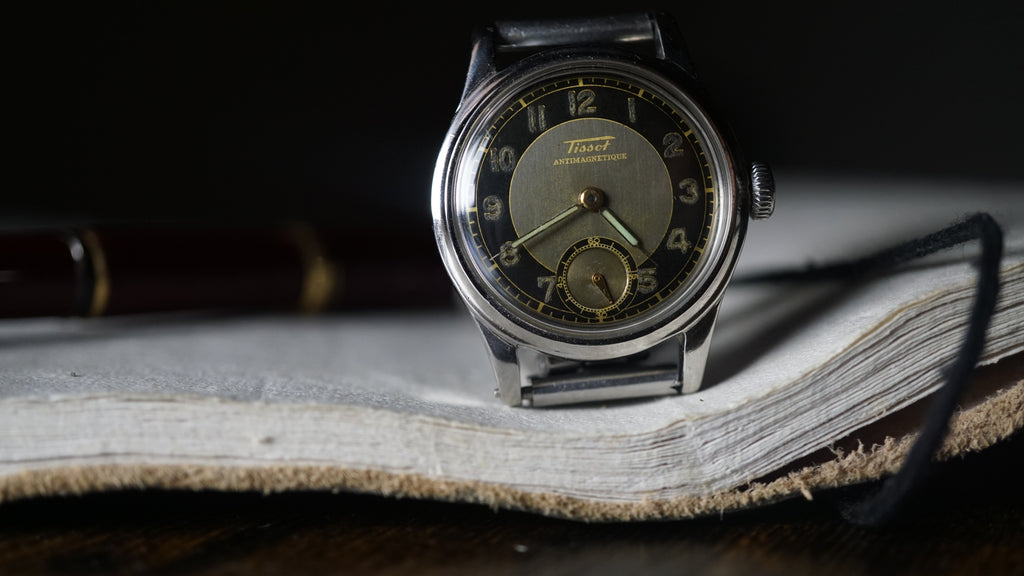 issot Antimagnetique "Bullseye" – Ref. 242 – Calibre 205 – Circa 1940s Fama Elegance