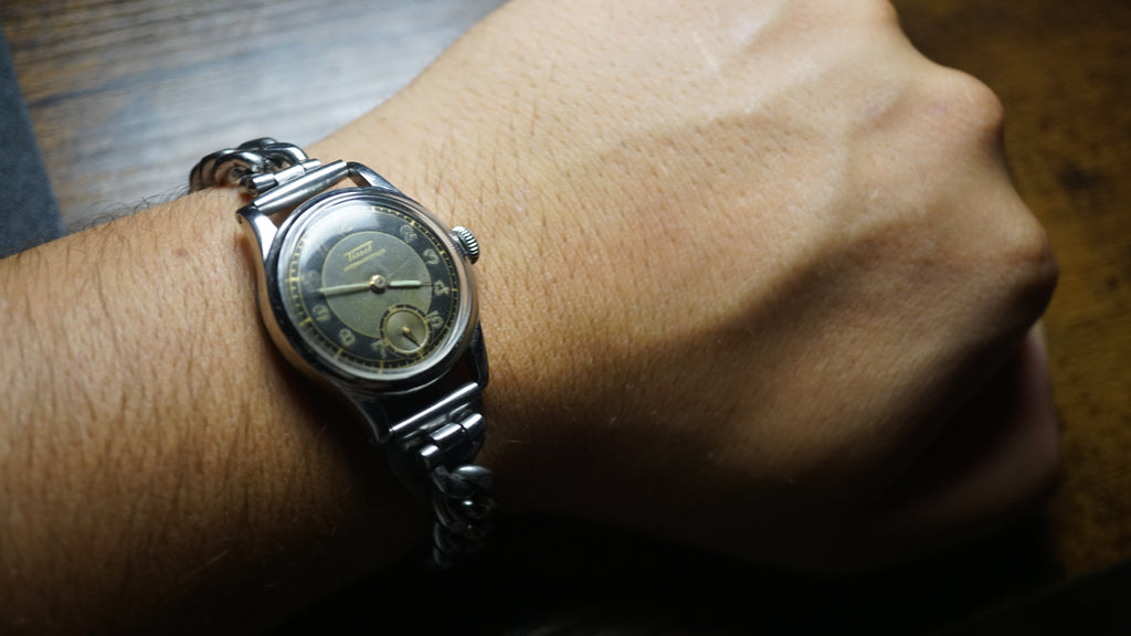 issot Antimagnetique "Bullseye" – Ref. 242 – Calibre 205 – Circa 1940s Fama Elegance