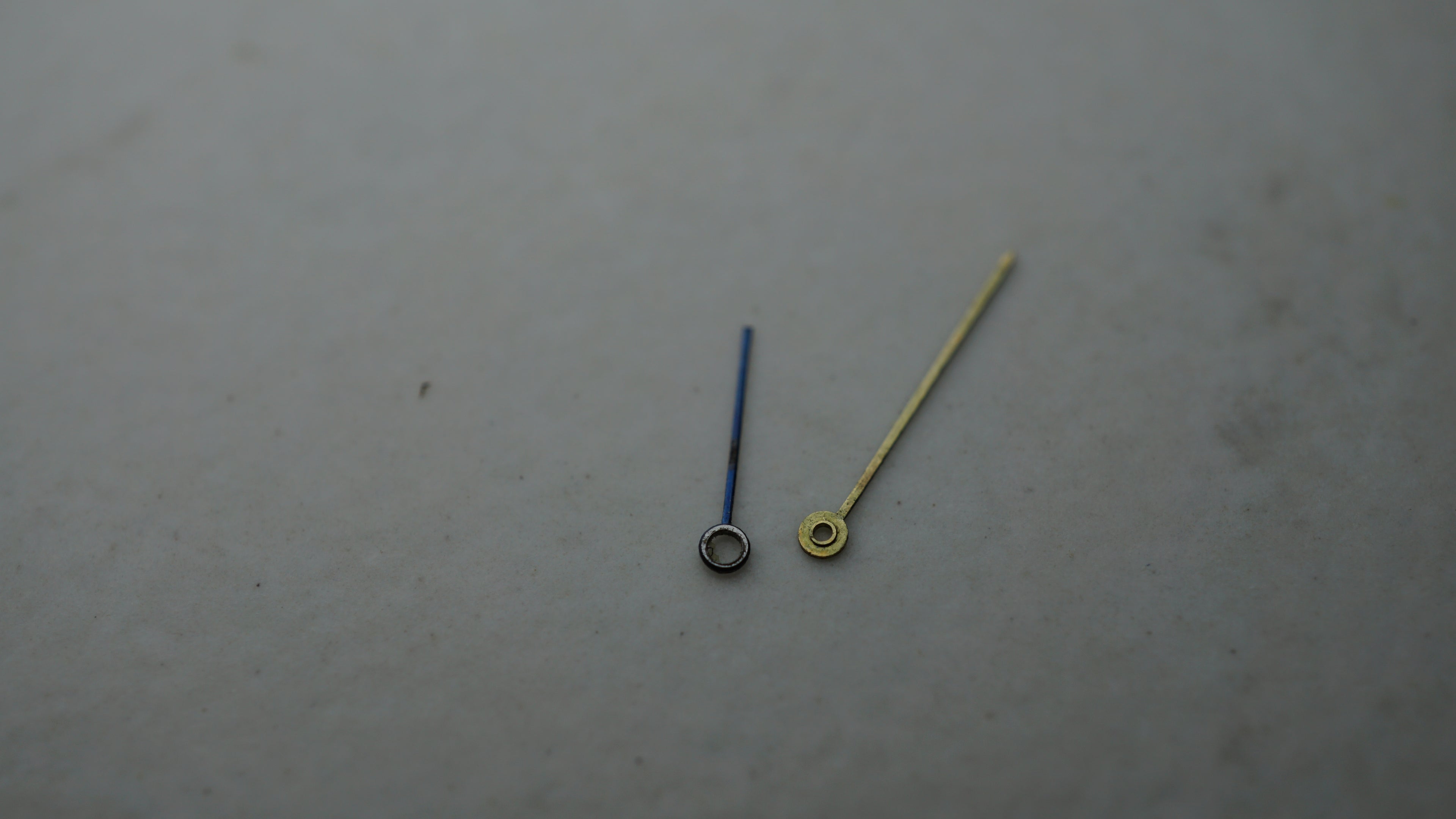 Original Omega Blue & Gold Hour, Minute & Second Hands – Compatible with Omega Caliber 1365 & Vintage Omega Quartz Models Fama Elegance