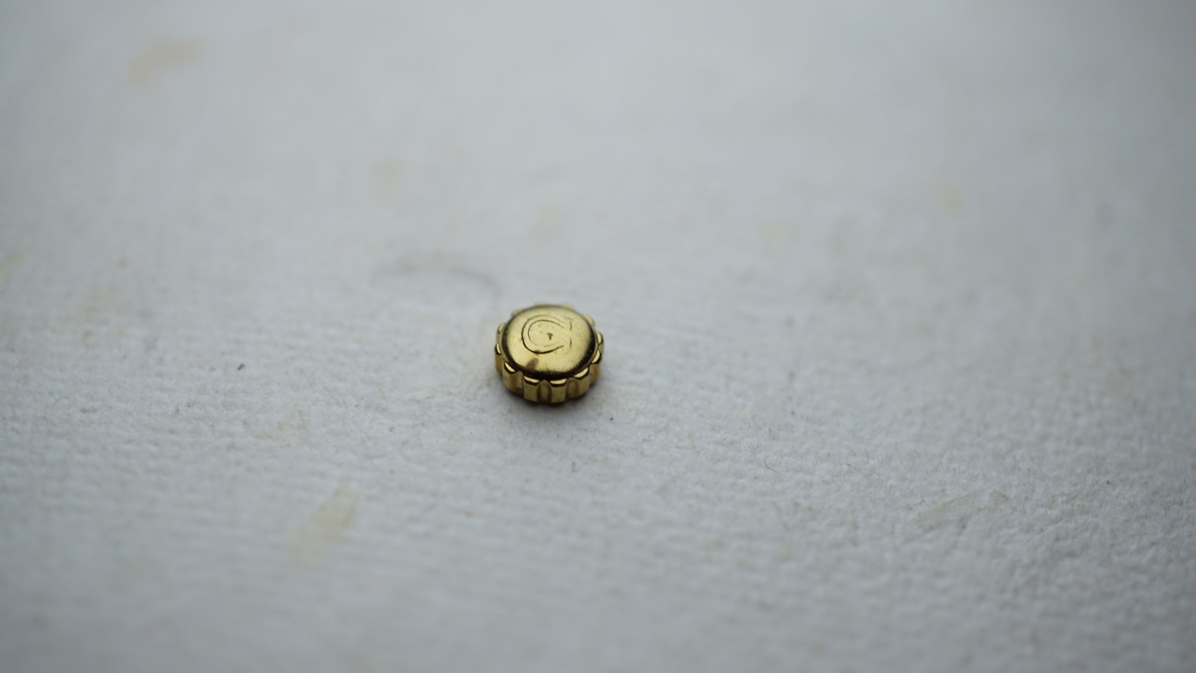 Original Omega Crown 1.2 mm Yellow Gold – Genuine Omega Watch Part Fama Elegance