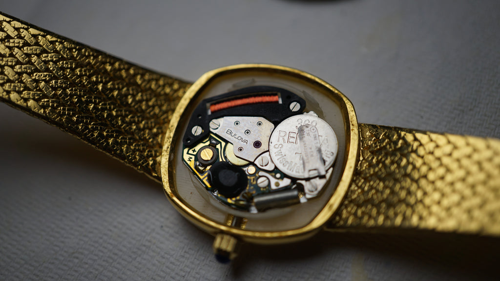 BULOVA VINTAGE QUARTZ — GOLDEN ELEGANCE | Dance  1980s woman Fama Elegance