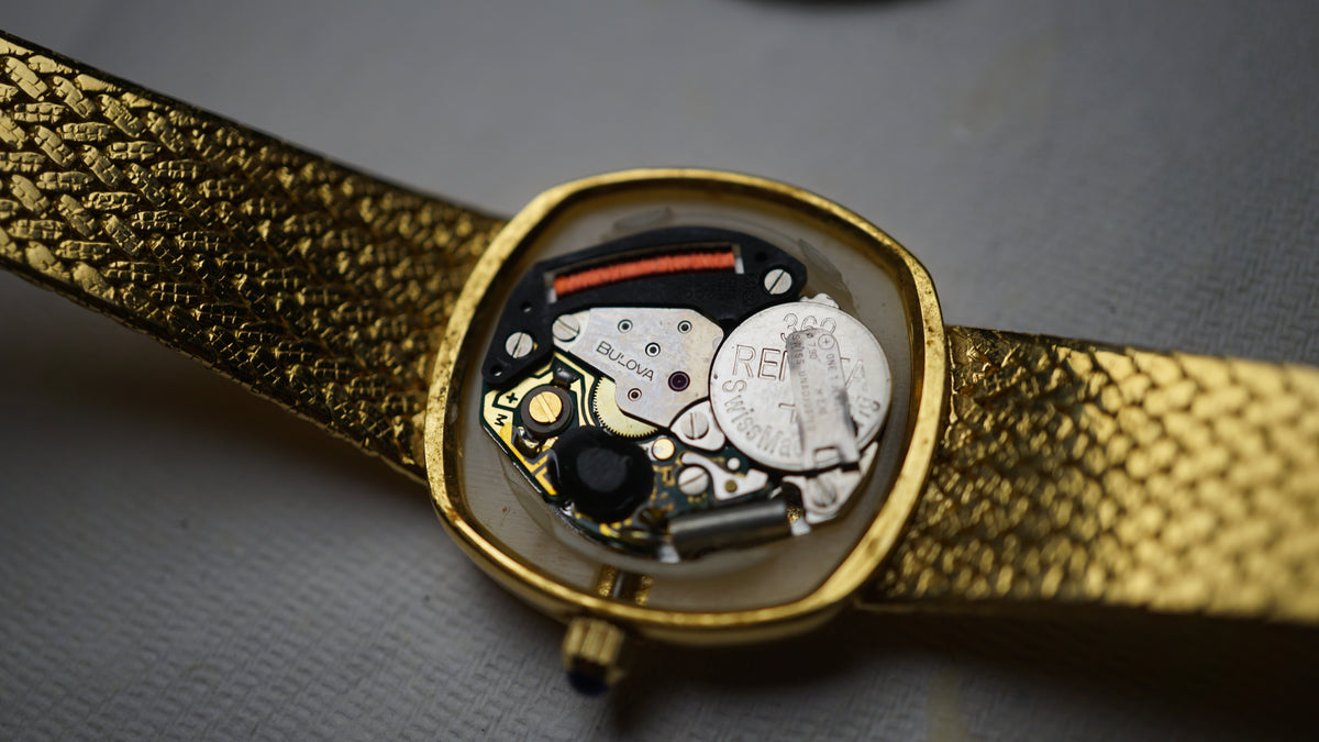 BULOVA VINTAGE QUARTZ — GOLDEN ELEGANCE | Dance  1980s woman Fama Elegance