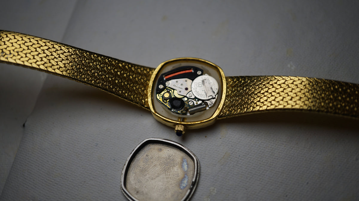 BULOVA VINTAGE QUARTZ — GOLDEN ELEGANCE | Dance  1980s woman Fama Elegance