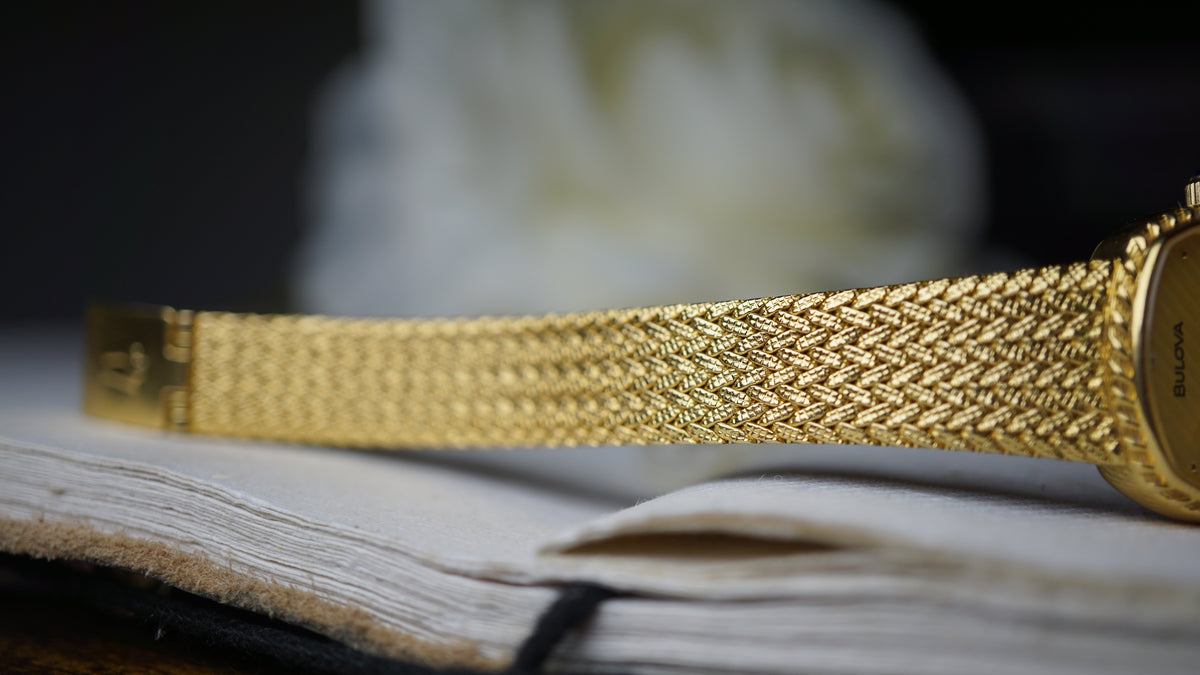 BULOVA VINTAGE QUARTZ — GOLDEN ELEGANCE | Dance  1980s woman Fama Elegance