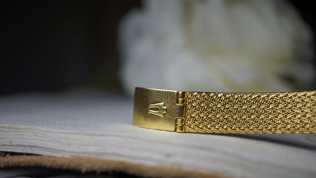 BULOVA VINTAGE QUARTZ — GOLDEN ELEGANCE | Dance  1980s woman Fama Elegance