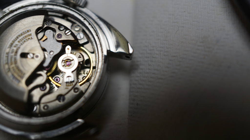 IWC International Watch Co. Ref. R 4406 — Automatic | 26 mm | Circa 1970 woman Fama Elegance