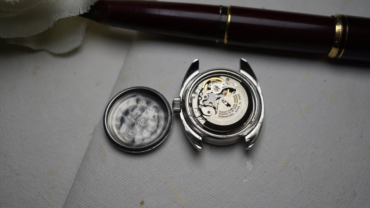 IWC International Watch Co. Ref. R 4406 — Automatic | 26 mm | Circa 1970 woman Fama Elegance