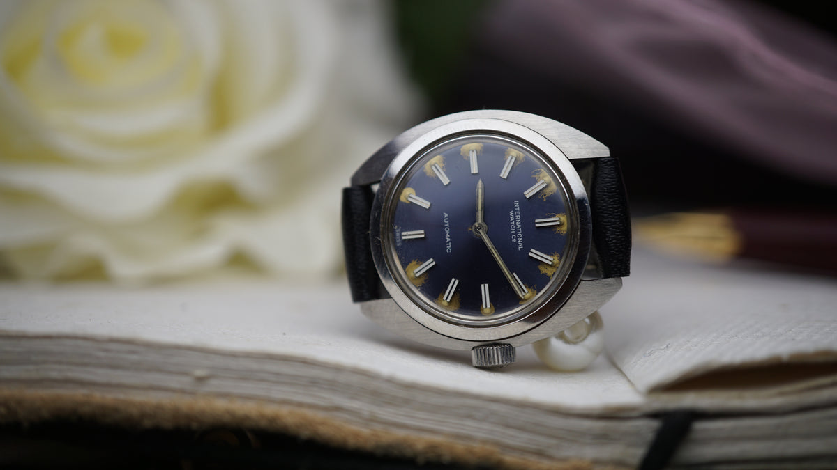 IWC International Watch Co. Ref. R 4406 — Automatic | 26 mm | Circa 1970 woman Fama Elegance