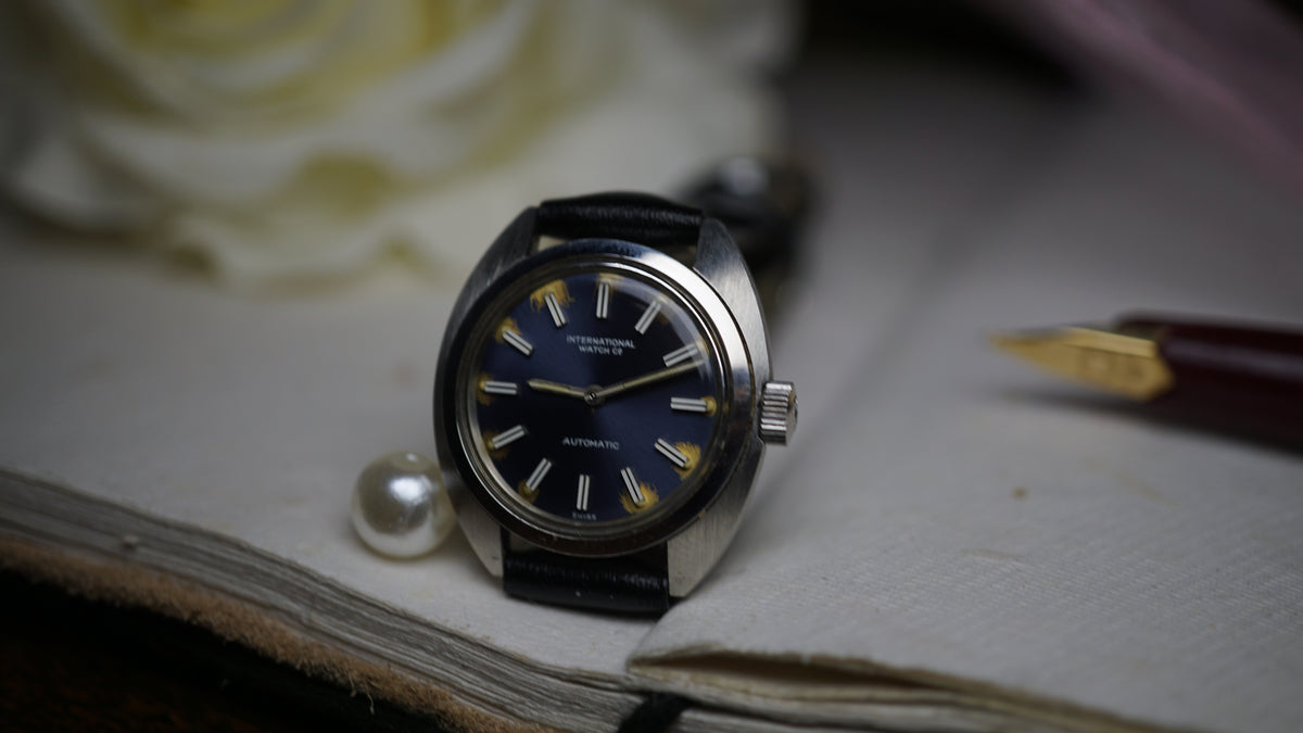 IWC International Watch Co. Ref. R 4406 — Automatic | 26 mm | Circa 1970 woman Fama Elegance
