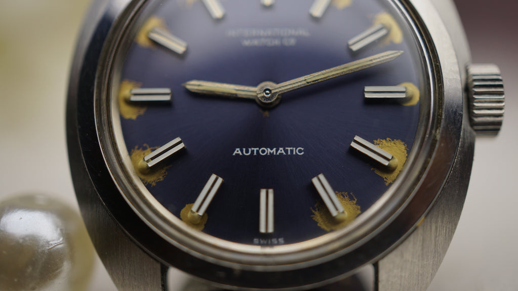 IWC International Watch Co. Ref. R 4406 — Automatic | 26 mm | Circa 1970 woman Fama Elegance
