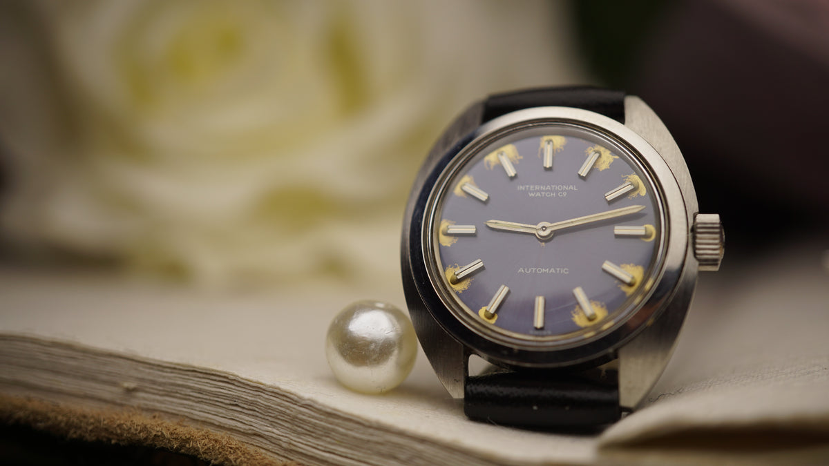 IWC International Watch Co. Ref. R 4406 — Automatic | 26 mm | Circa 1970 woman Fama Elegance