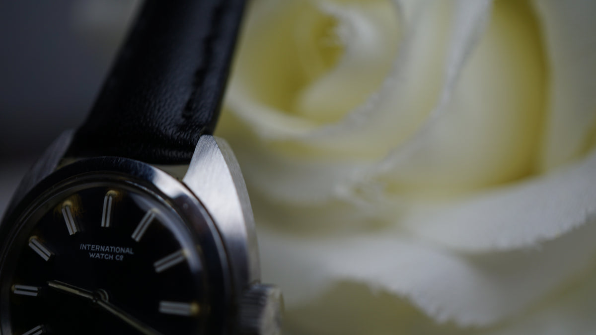 IWC International Watch Co. Ref. R 4406 — Automatic | 26 mm | Circa 1970 woman Fama Elegance