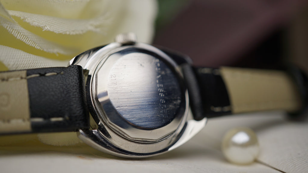 IWC International Watch Co. Ref. R 4406 — Automatic | 26 mm | Circa 1970 woman Fama Elegance