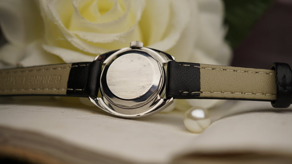 IWC International Watch Co. Ref. R 4406 — Automatic | 26 mm | Circa 1970 woman Fama Elegance