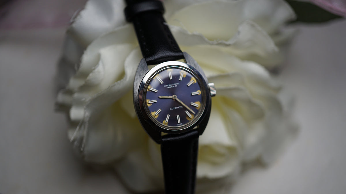 IWC International Watch Co. Ref. R 4406 — Automatic | 26 mm | Circa 1970 woman Fama Elegance