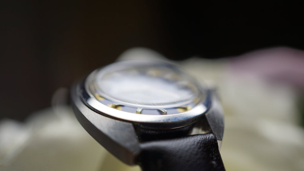 IWC International Watch Co. Ref. R 4406 — Automatic | 26 mm | Circa 1970 woman Fama Elegance