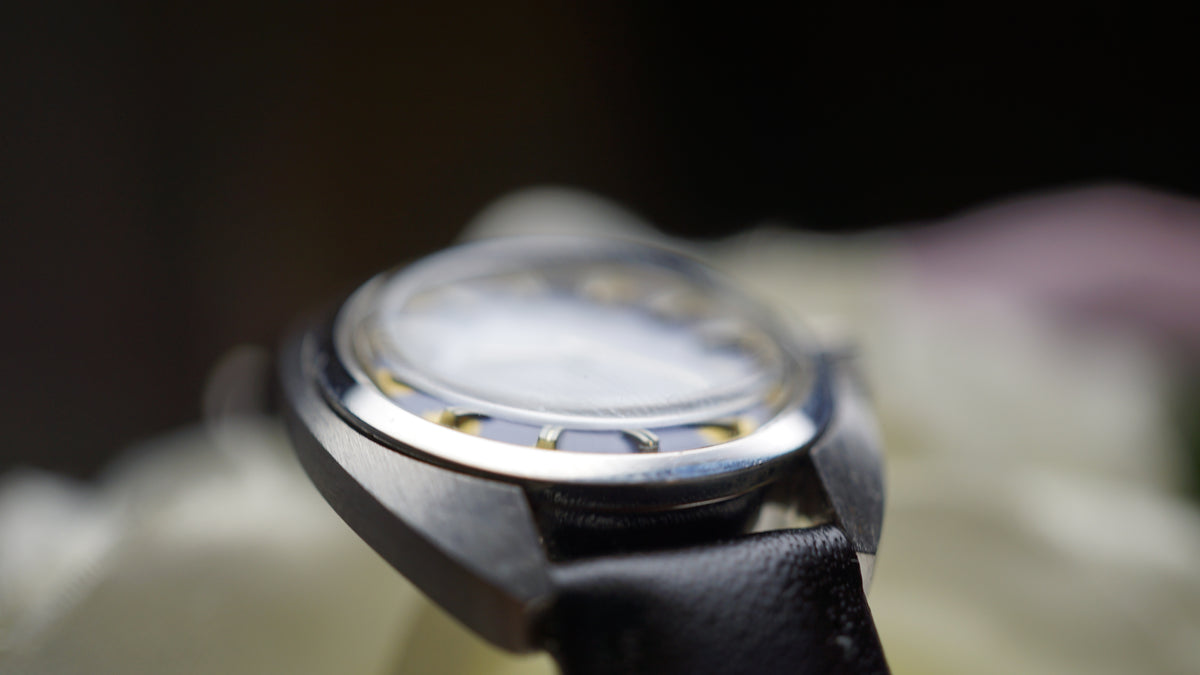 IWC International Watch Co. Ref. R 4406 — Automatic | 26 mm | Circa 1970 woman Fama Elegance