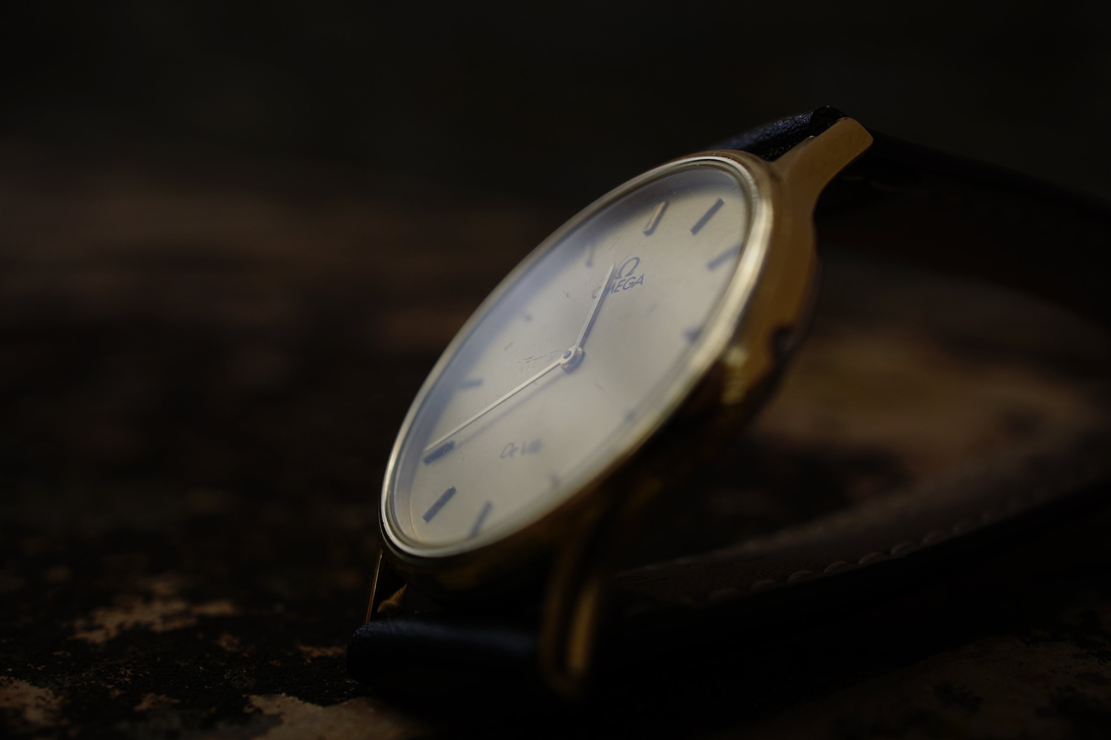 Omega De Ville Quartz 1365 – A Essência da Elegância dos Anos 80
