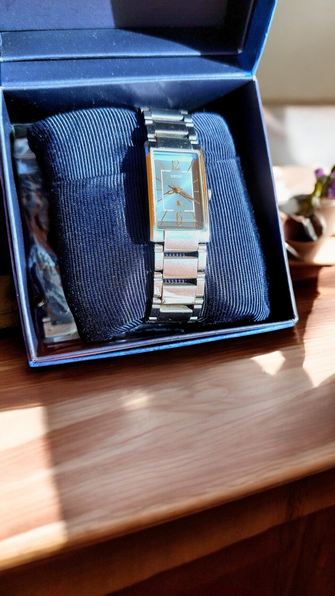 Seiko Lukia Blue Ocean Essence: eleganza senza tempo in blu navy