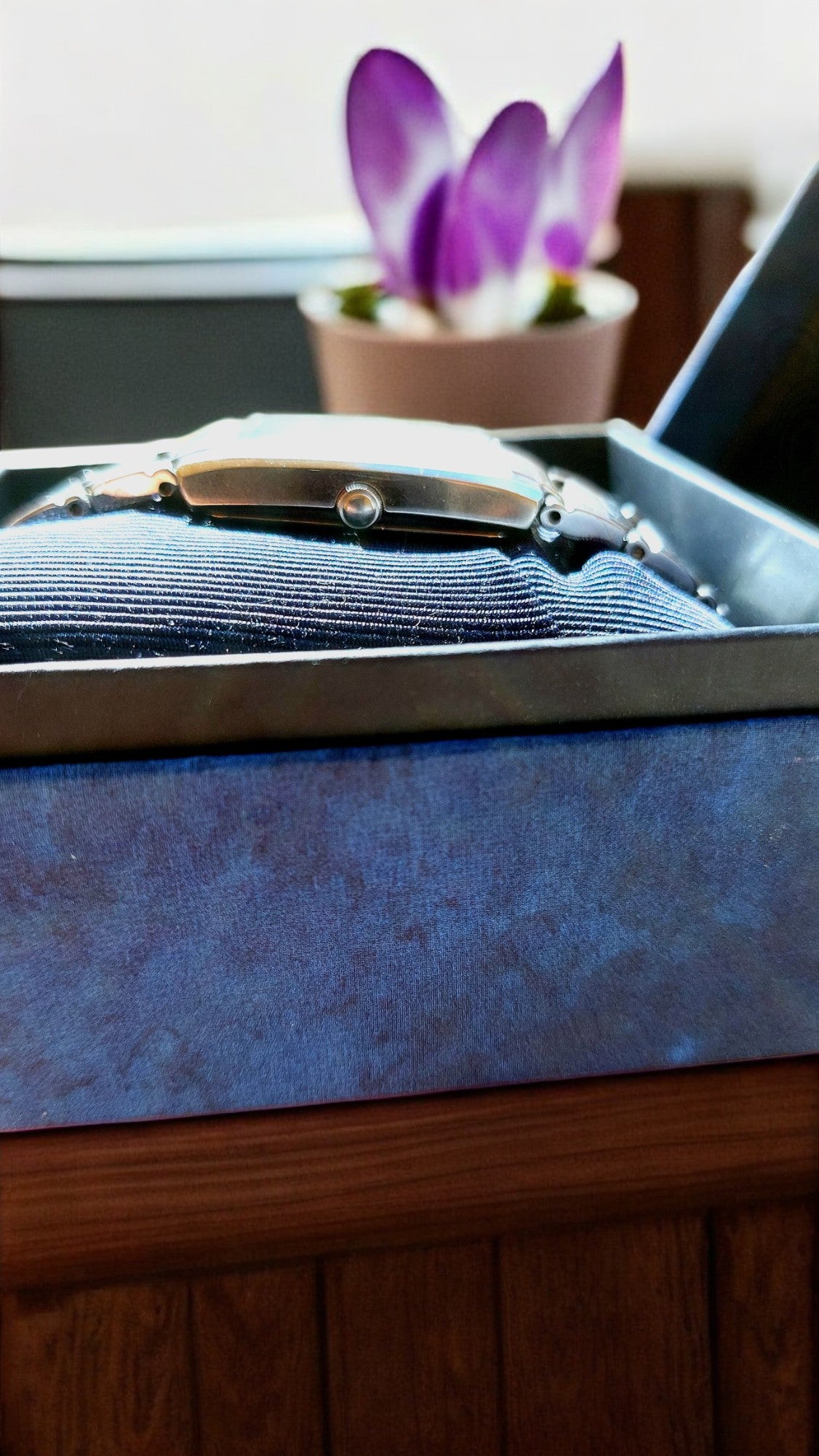 Seiko Lukia Blue Ocean Essence: eleganza senza tempo in blu navy