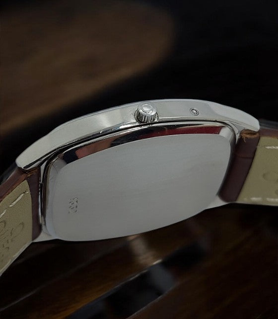 Omega Calibre 1332 Quartz - Vintage Watch with Timeless Sophistication