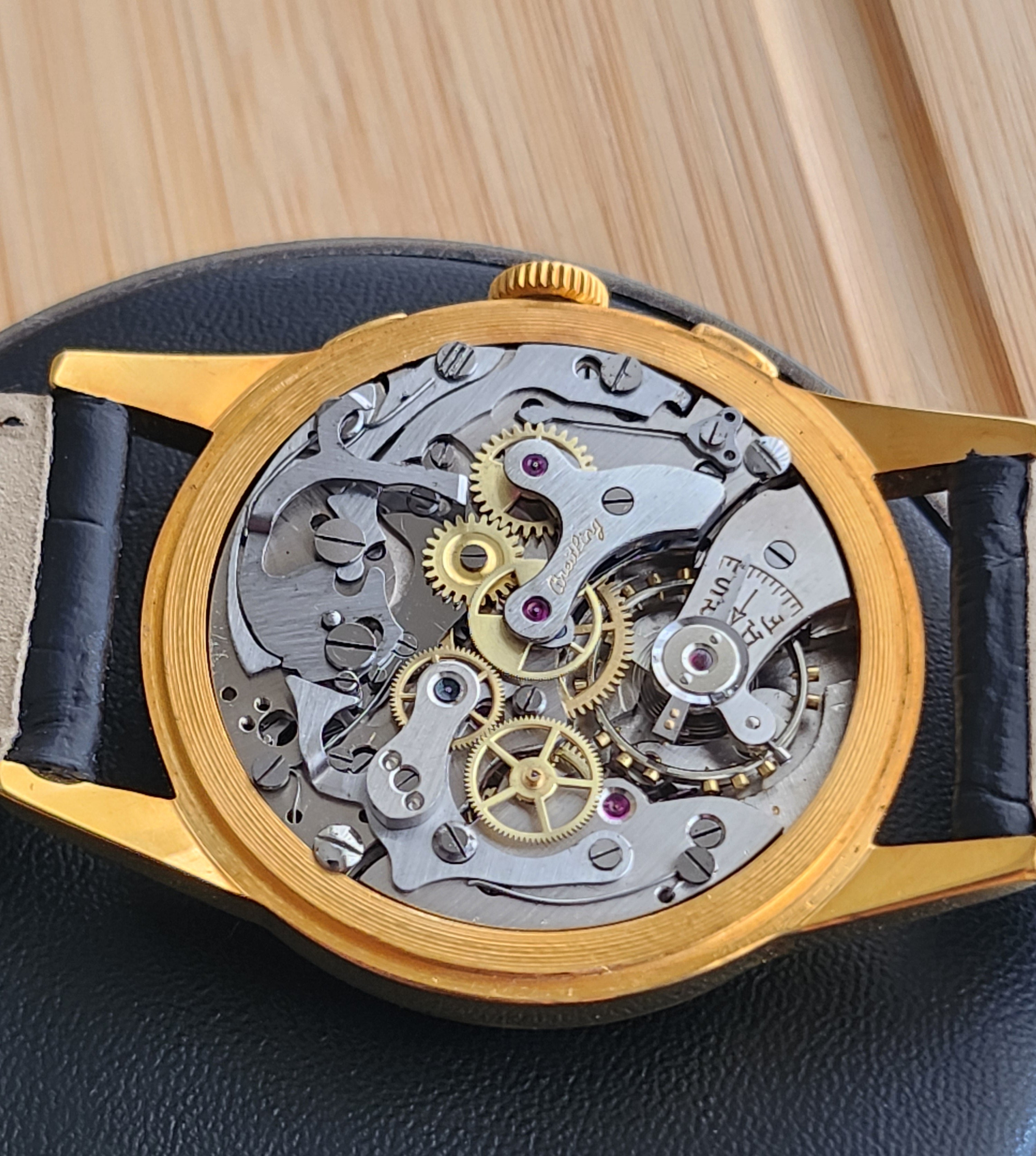 Breitling Genève Vintage panda  Cronógrafo – A Elegância do Tempo