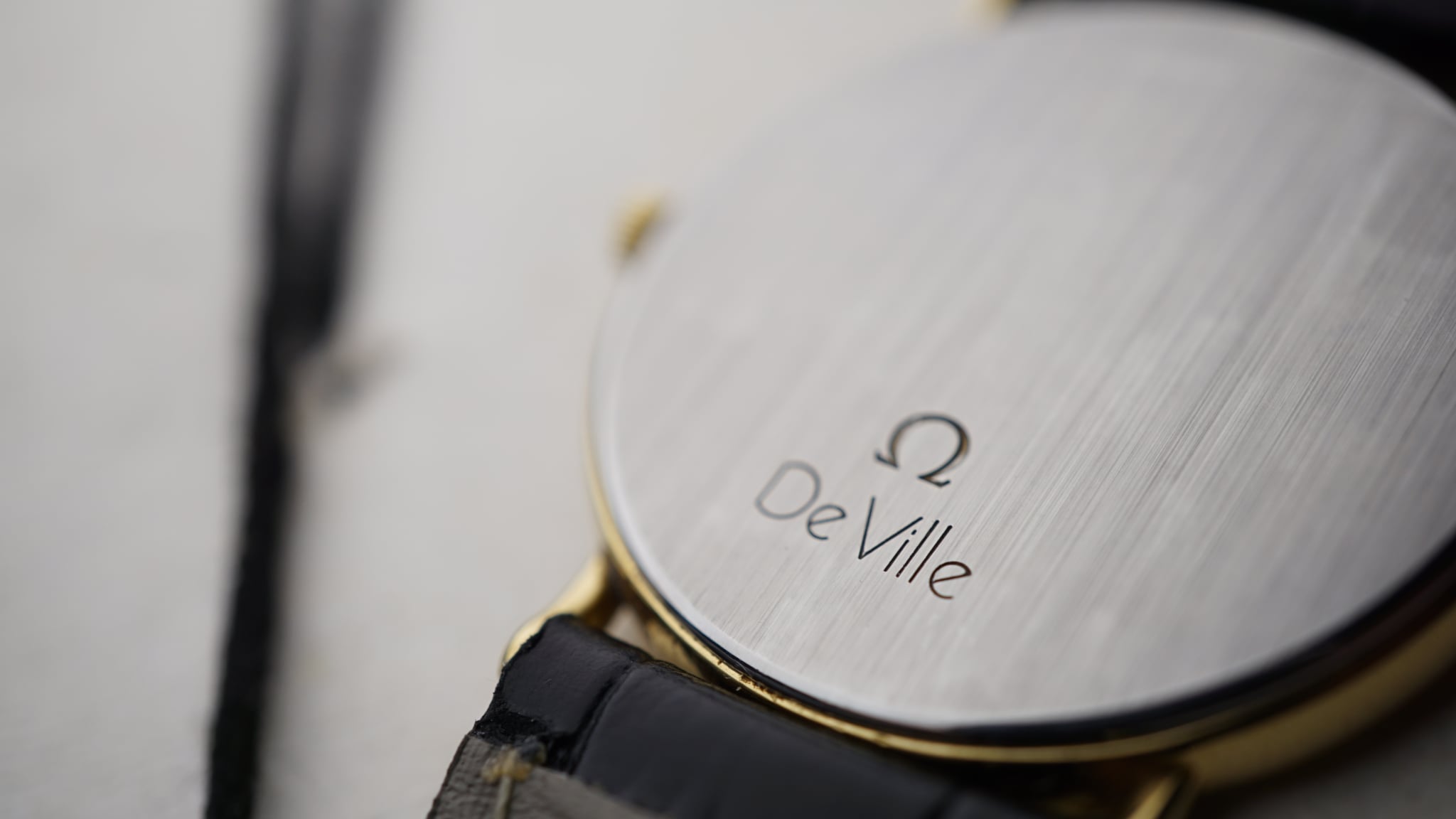 Omega de vile the classic gold hands Fama Elegance