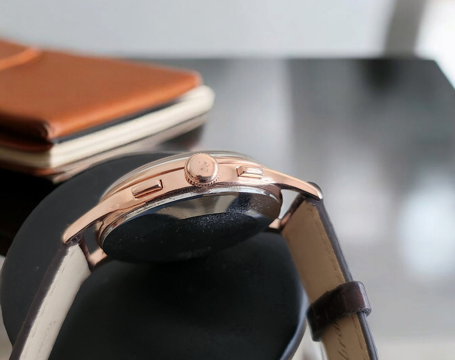 Chronograph Suisse 17 Jewels Antimagnetique panda rose gold