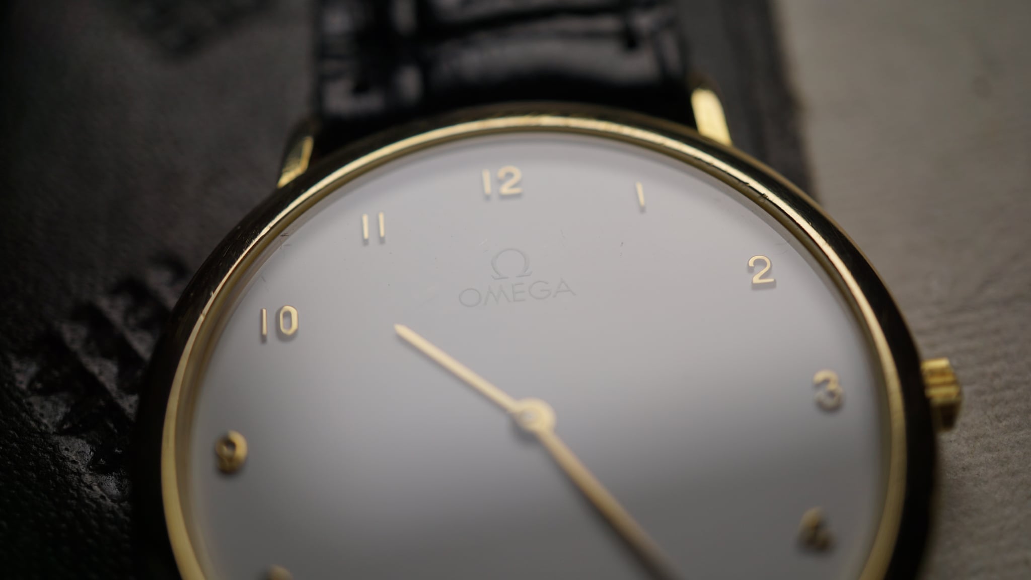 Omega de vile the classic gold hands Fama Elegance